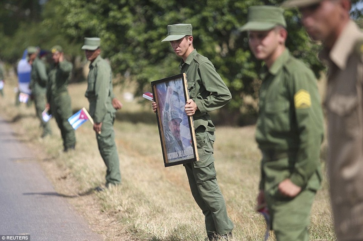 Anh: Nguoi dan Cuba tien biet lanh tu Fidel Castro lan cuoi-Hinh-6